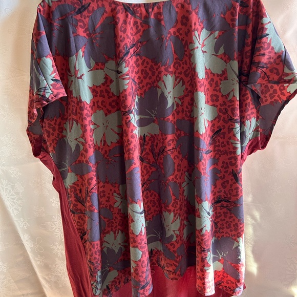 EVRI Red and Gray Floral Blouse - Picture 2 of 3